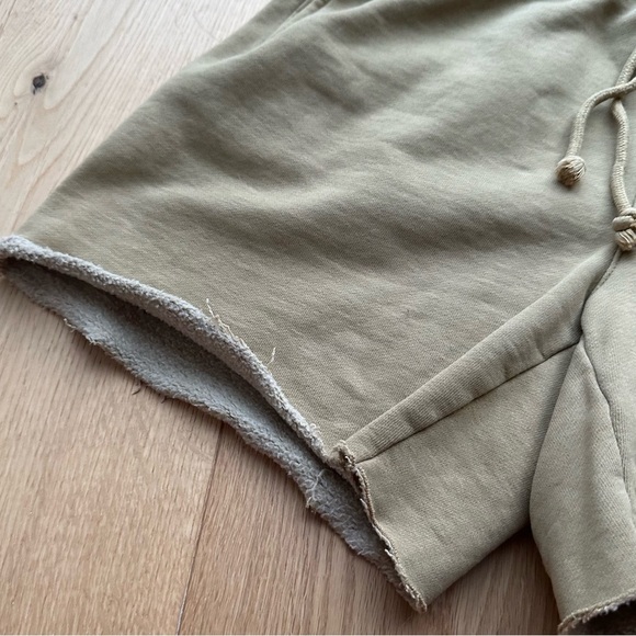 ARITZIA Tna Cozy AF Boyfriend Fleece TAN shorts -  S - Picture 8 of 15